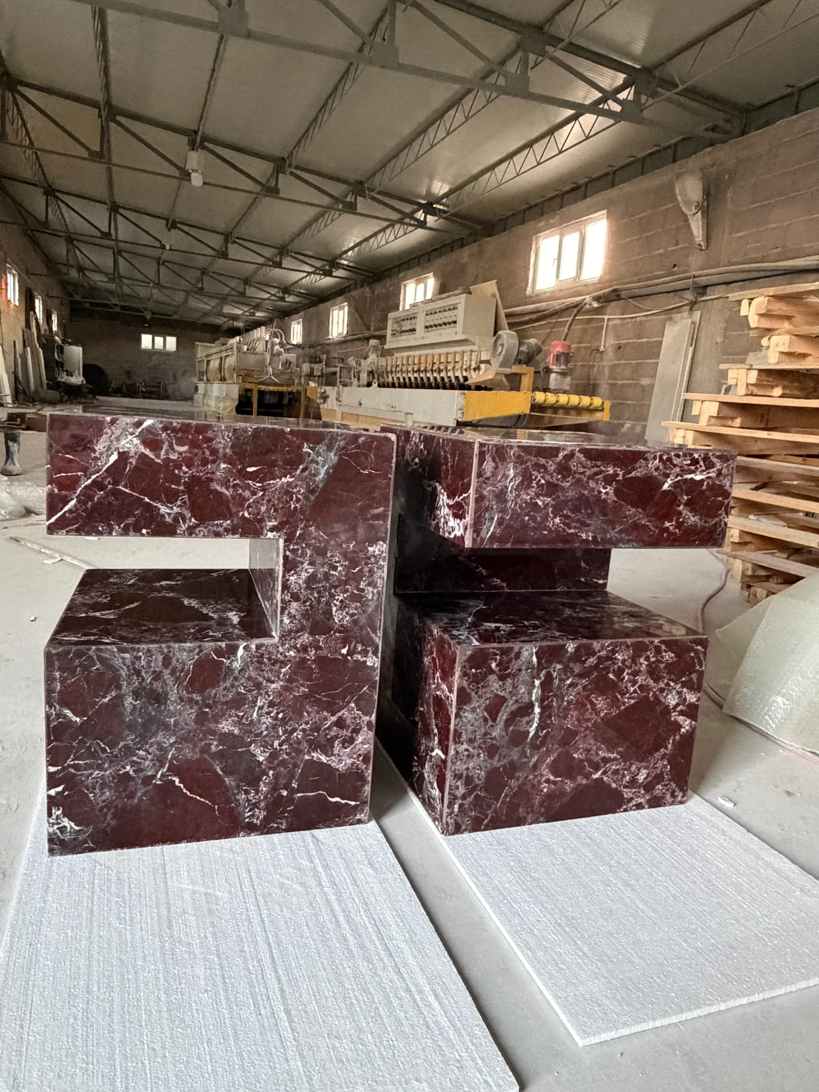 T10 Occasional Table — view 1